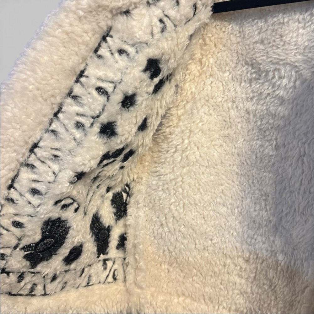 House of Harlow 1960 Faux Shearling Vest Boho Cabincore Winter Size OS One Size - Picture 4 of 11